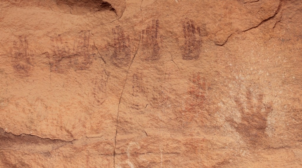 hand pictographs at Peekaboo Arch